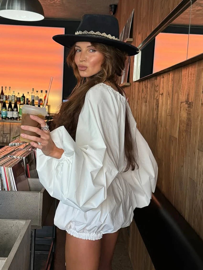 Conjunto de blusa de ombros descobertos e calções Zoe